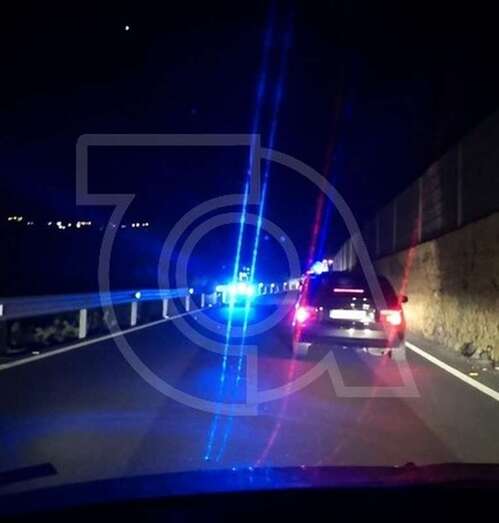 Vehículo policial en el lugar del accidente (Foto TA)